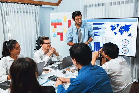 Understanding Business Analytics Training Options for Indian Professionals