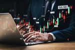 Stock Market Investing Guide: How to Start, Best Strategies & Smart Investment Tips