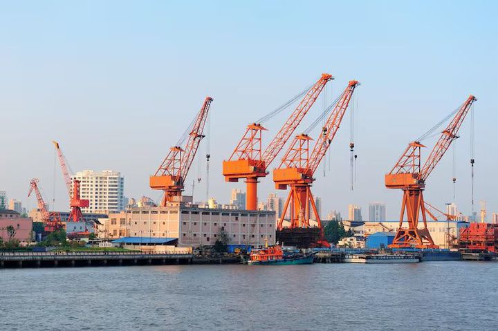 Tower Cranes Technology: Innovations in Heavy Lifting Equipment